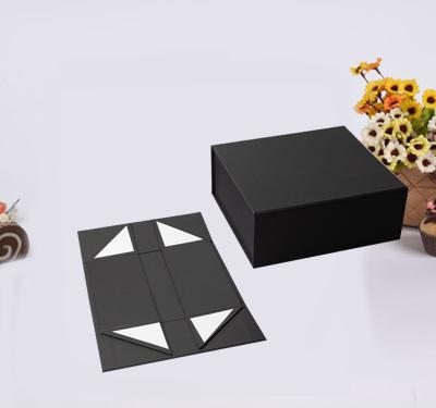 China Handmade Custom Magnetic Closure Box Rigid Paper Cardboard Foldable Logo Packaging Boxes for sale