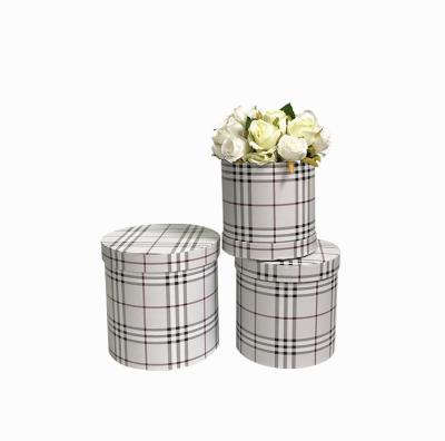 China Recyclable stain fashion plaid flower box round gift box three-piece round flower hug bucket for sale