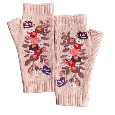 China Comfortable autumn and winter border printing gloves long warm adult women's gloves woolen embroidery knitting women's gloves for sale