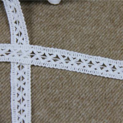 China Sustainable beige 100% cotton crocheted cotton lace, hollow cross cotton lace for pillows / curtains for sale