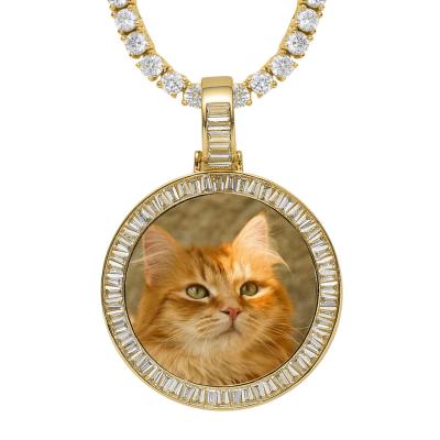 China Long Color Keeping 2021 Hip Hop Small New Arrival Circle Necklace Frame Circle Photo Pendant Custom Photo Pendant Photo Pendant For Women Men for sale