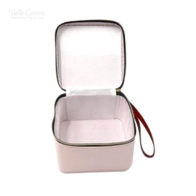 China Normcore/Pink Fasion Universal Large Capacity Portable Cosmetic Case Minimalist New Product With Handle for sale