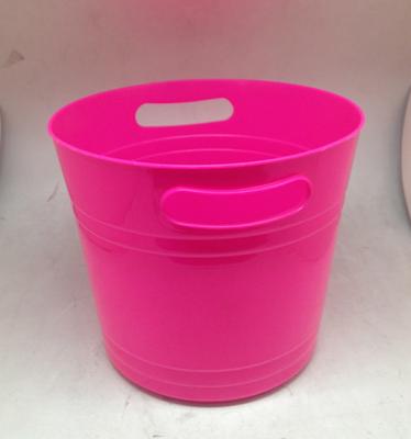 China Sustainable Round PP Plastic Ice Bucket Double Handle Plastic Ice Bucket 6L for sale