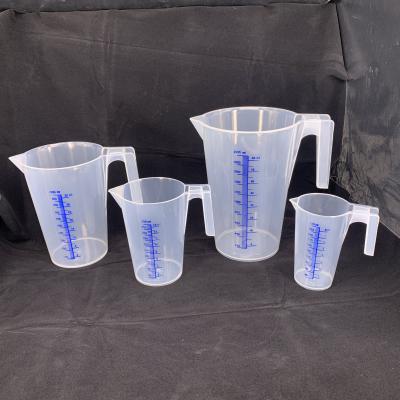 China Volumetric Cup 250ml 500ml 1000ml 2000ml 3000ml Measuring Cup Plastic Translucent Graduated Cup Plastic Cup for sale