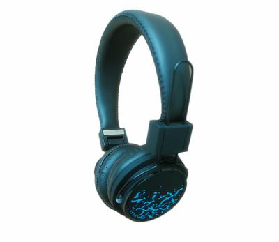 China Fashionable Noise Cancelling Over Ear Headphone For Cell Phones Tablet PC for sale