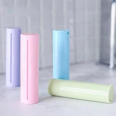 China Basic Cleaning Travel Cleaning Roll Green Tea Fragrance Hand Wash Soap Portable Disposable Paper Soap for sale