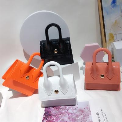 China Fashion factory wholesale 2021candy Color Mini Size Lady Portable Diagonal Mini Handbags Kid Jelly Bags Soft PVC Woman Fashion for sale