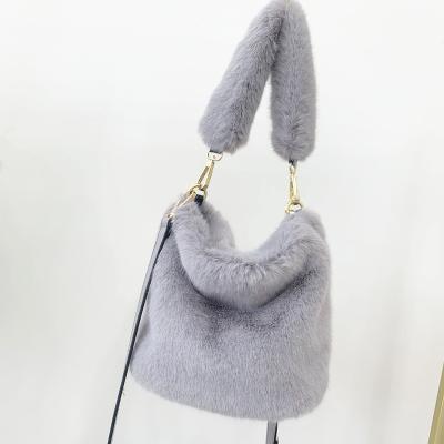 China Faux Fur Eco-friendly Material Shoulder Bag Large Capacity Ladies Shoulder Bag Lightweight Cute Practical Handbag Eco-friendly Material for sale