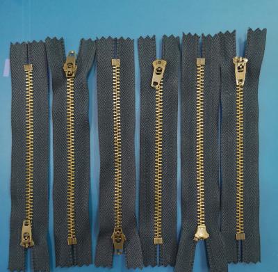 China High Quality Brass Auto Lock Zipper Pull For Trellis Zipper With 4YG Slider for sale