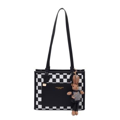 China 2021 Fashionable Lady Designer Brand Checkerboard Shoulder Bag With Cartoon Doll Ladies Casual Handbag for sale