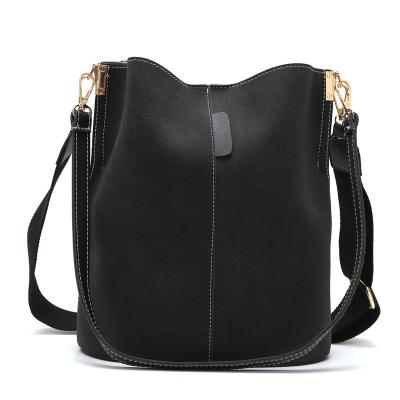 China Autumn new fashion multi-function bucket bag cross-body wide band single bag for sale