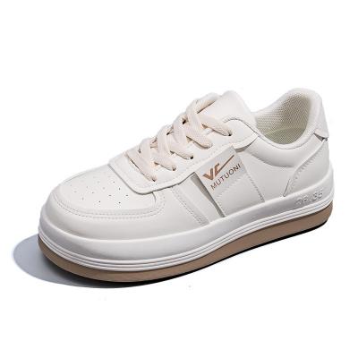 China 2022 White Anti-odor Shoes Student Casual Shoes Breathable Sports Shoes Women Sneaker for sale