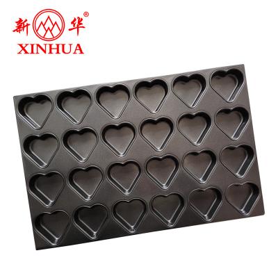 China New Design Carbon Metal Love Shape Sustainable Cake Mold Custom Size Baking Mold for sale