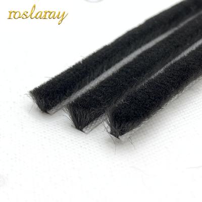 China High Quality Automatic Lower Door Window Seal Strips Slatted Door Down Seals for sale