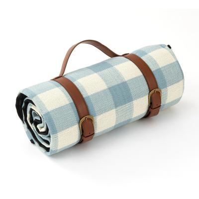 China Lightweight Pure Wool Polyester Blended Camping Picnic Blanket Foldable Quilting Waterproof Roll Up Picnic Mat With Embroidered Logo for sale