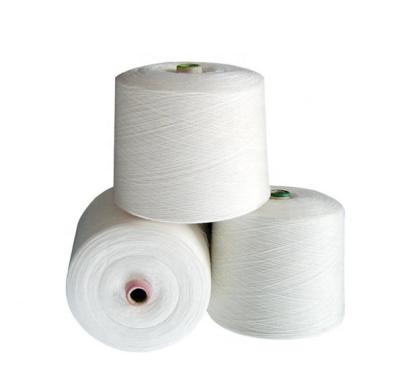 China Ruwe witte 100% polyester gesponnen garen voor naaddraad Te koop