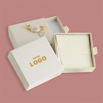 China Eco - Friendly White Jewelry Cardboard Packaging Gift Box With Custom Logo Printing for sale