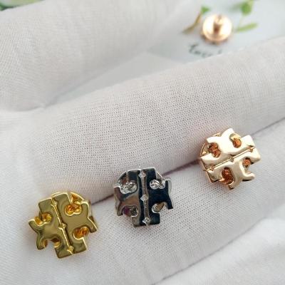 China Pretty TRENDY Wholesale Earrings Ladies Rose Gold Plated Cubic Stud Silver Double T Metal Logo Earring 2022 Fashion Stud Earrings For Women for sale