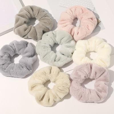 China Hot Selling Autumn Women Hair Accessories Solid Color Lamb Plush Faux Fur Hair Elastic Hair Scrunchies Solid Winter Women Hair Scrunchies RARA for sale