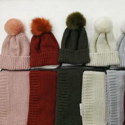 China Luxuxy Knitted Hat and Beanies Attached Beanie Scarf Set for sale