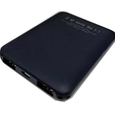 Chine Mini Powerbank plus rapide 4000mAh 5V 2A Super Slim Battery Power Bank taille de paume à vendre