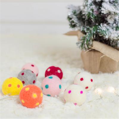 China Christamas Tree Decoration Amazon Top Selling Christmas Decoration Factory Price Natural Artificial Felt Door Hanger Balls Garland for sale