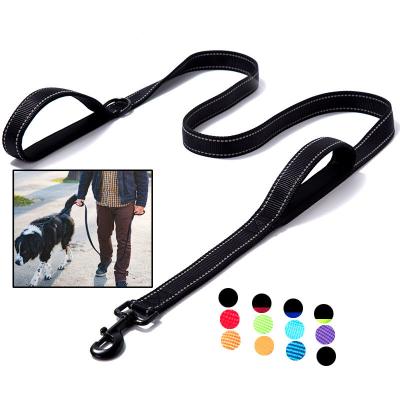 China Double Thoughtful Padded Nylon 5FT/6FT Heavy Duty Traffic Handle Dog Leash For Medium And Large Dogs for sale