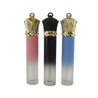 China Free Sample Wholesale Lip Gloss Tubes Popular Gold Crown Lip Gloss Containers Plastic for sale