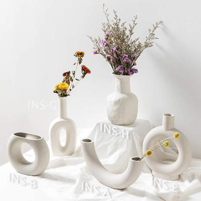 China Wholesale White Ceramic Vases Minimalism Style Decoration Accept Custom Made For Home Decor Ceramic Vase for sale