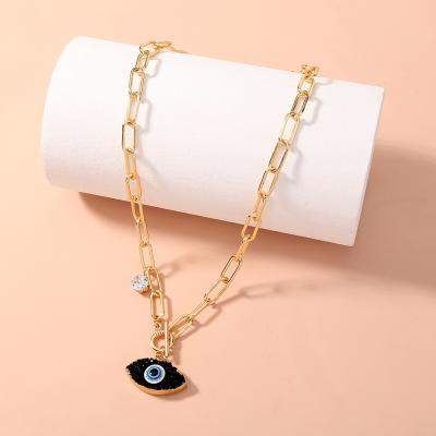 China Vintage Fashion Metal Snap Clavicle Chain Eye Pendant Necklace for sale