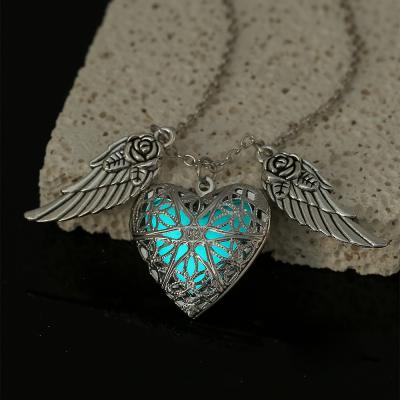 China Hot Selling Luminous Fashion Heart Angel Wings Necklace For Women for sale