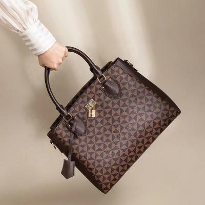 China Other Designer Handbags Famous Brands Luxury Leather Ladies Tote Purses And Handbags for sale