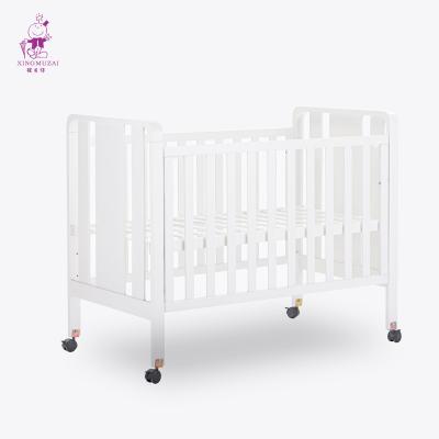 China Eco-friendly new style pine wood baby crib cheap white hutch for sale for sale