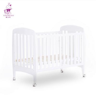 China Eco-Friendly Painted Solid Wood Baby Bassinet Adjustable Unique 3 Bed In 1 Baby Furniture With Bassinet for sale