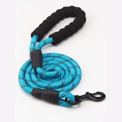 China Amazon Best Selling Thoughtful Dog Leash 5FT Mountaineering Dog Lead Rope Durable Pet Outdoor Sports Dog Leash for sale