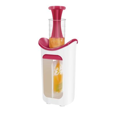 China Baby Feeding Products Squeeze Station with Pockets Homemade Fresh Fruit Juice Kit Baby Food Maker Feeding Organization with Storage Bags for sale