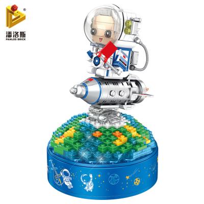 China PANLOS 656018 Astronaut Music Box With Light 546pcs Music Box Eco-friendly Material Creative Set for sale