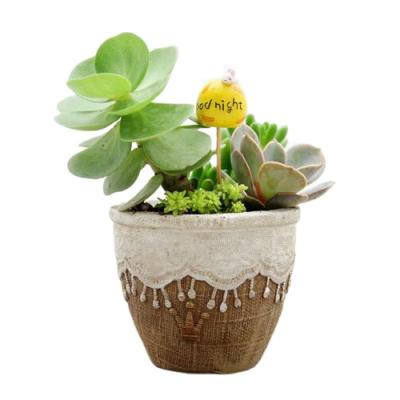 China Pretty Eco-friendly Basket Pot With Lace Garden Pots Resin Table Top Home Pots For Plants Flower for sale