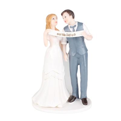 China China New Arrival 3d Figures Cure Resin Topper Wedding Cake Toppers Souvenir Wedding Gift for sale