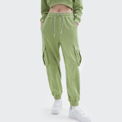 China Popular Anti-wrinkle Plain Elastic Waist Women Cargo Pants Street Wear Sweatpants Women With Side Pockets for sale