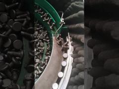 Let me show you the feeding tray How are the materials fed