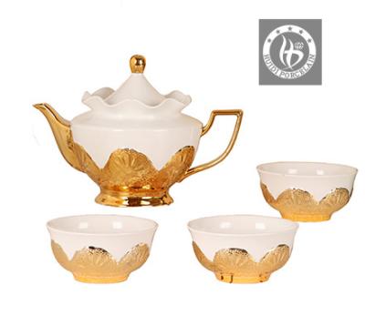 China Viable Home Decorative Bone China Gold Ceramic Drinkware Cups Tea Saucer Sets for sale