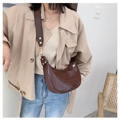 China Water Proof Women Leather Shoulder Bags Ladies Crocodile Saddle Bag Luxury Designer Handbags Crossbody Bag for sale