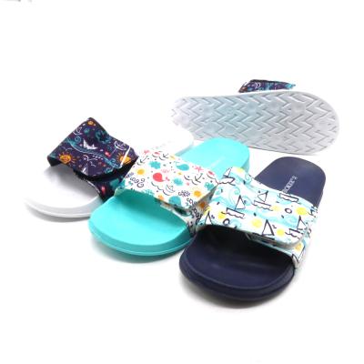 China New Design Lightweight Boy's Beach Slippers Funny Printing Kids Slippers Hook And Loop Outdoor Sandals Cartoon for sale