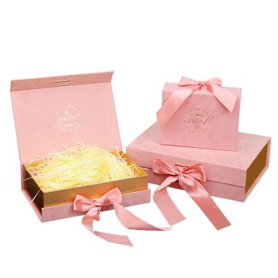 China Recycled Luxury Low Moq Materials Eco Friendly Wedding Candy Customized Pink Folding Gift Box With Ribbon for sale