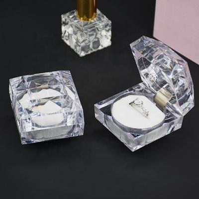 China Ring Boxes Jewelery Packaging Wedding Clear Acrylic Handcrafted Ring Box for sale