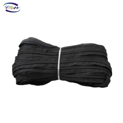 China Auto Lock Wholesale 3# #5 Designer Nylon Zippers Long Chain Zipper Roll Manufacturers for sale