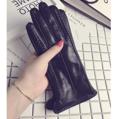 China Wholesale Women's Winter Fashion Touch Screen Windproof Cycling Gloves Striped PU Warm Gloves for sale