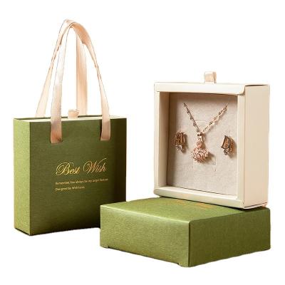 China Recyclable Custom Packaging Jewelry Cardboard Paper Necklace Gift Box for sale