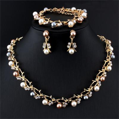 China Women Gift Jewelry Set Three Piece Women Jewelry Set Pearl Earrings Necklace Jewelry Set High Quality Bracelet Sets Bridal Sets for sale